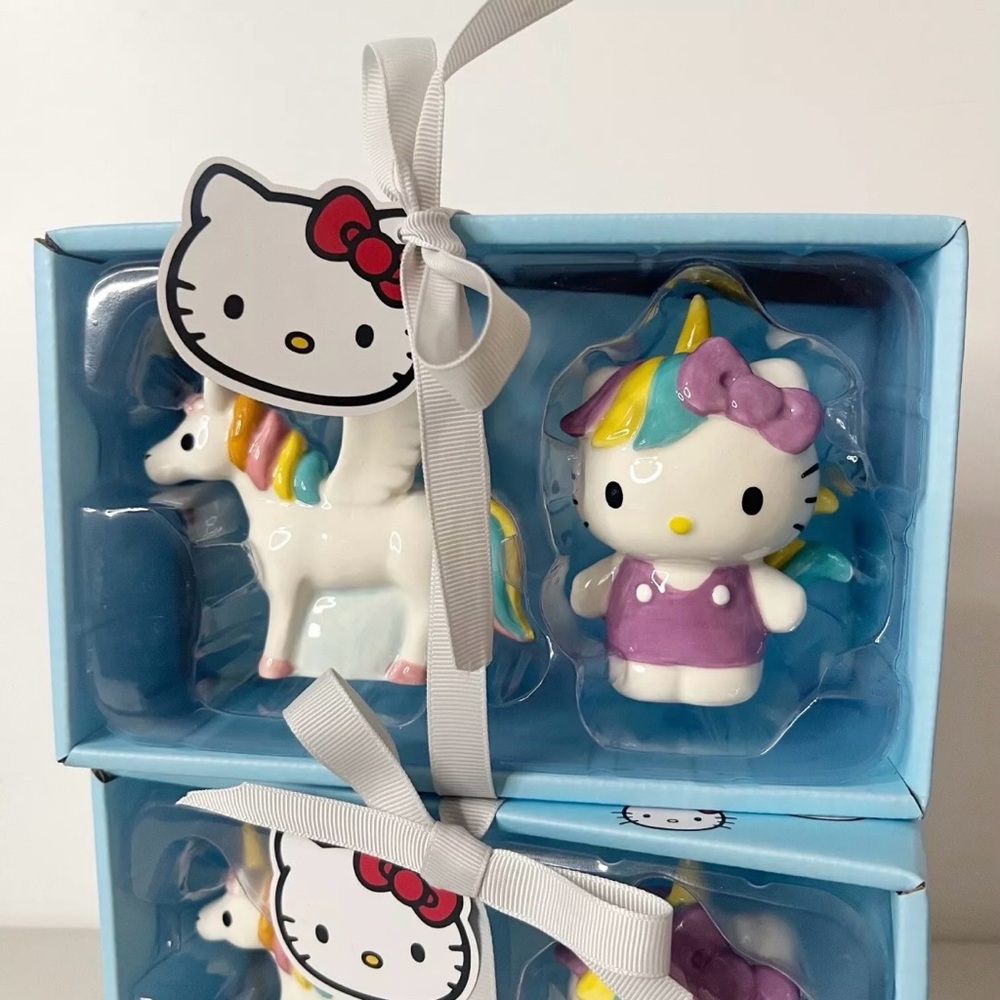 Hello Kitty Blue Sky Unicorn Salt & Pepper Shakers - Picture 2 of 7